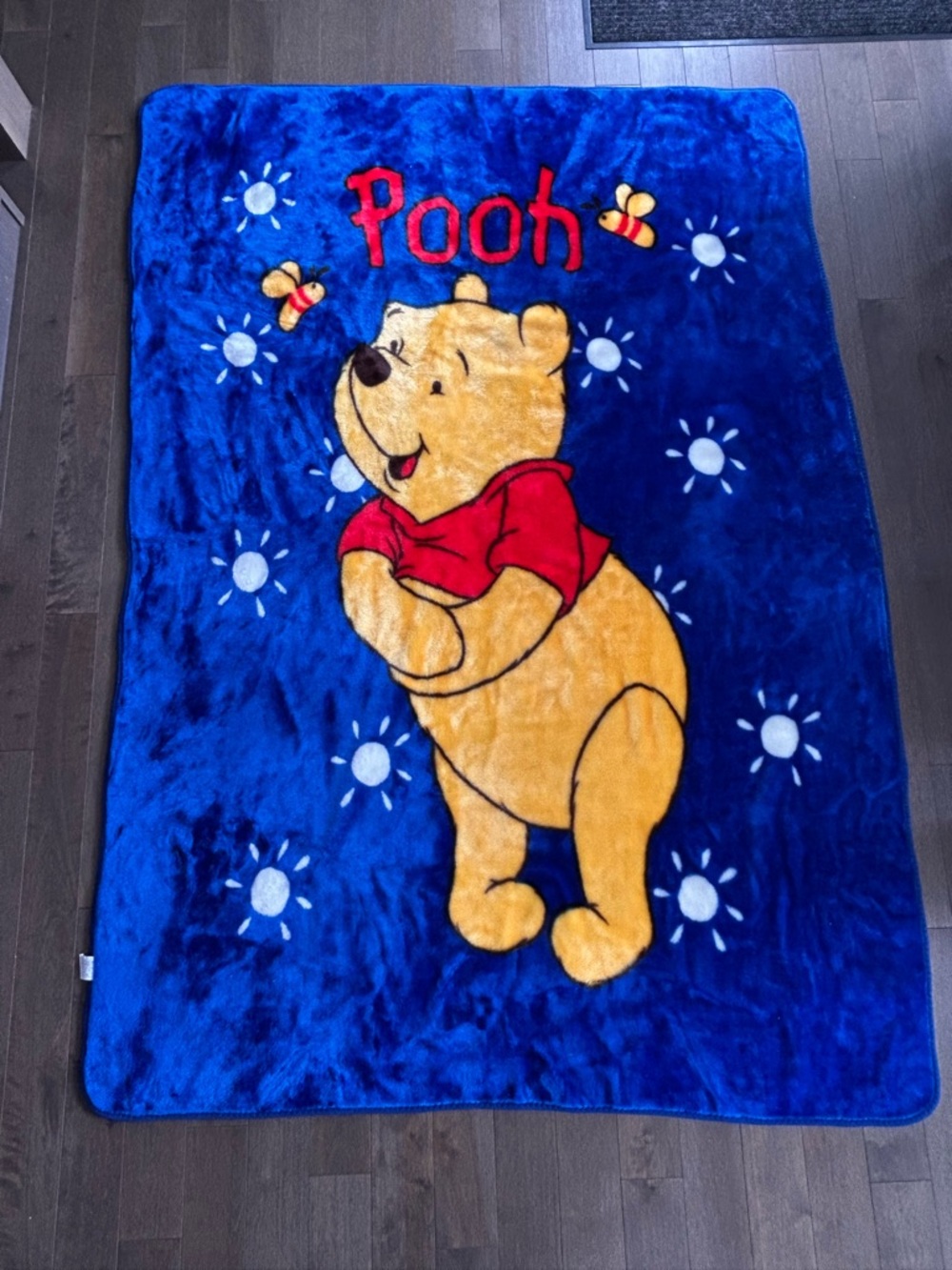 VNTG Disney Winnie the Pooh Plush Throw Blanket full sized 160x220 cm